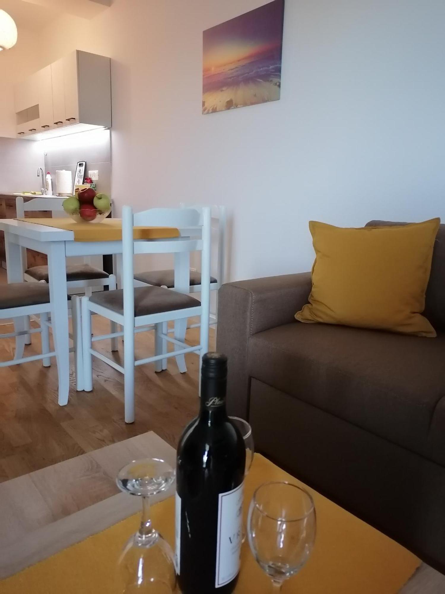 Vegi Apartments Bar Kültér fotó
